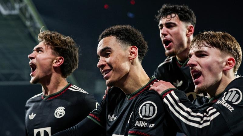 MLB》棒球之神同框球迷兴奋 天使水手交战 大谷翔平、铃木一朗相见欢