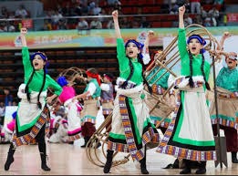 比朔夫：更喜欢踢左后卫还是中场？都喜欢